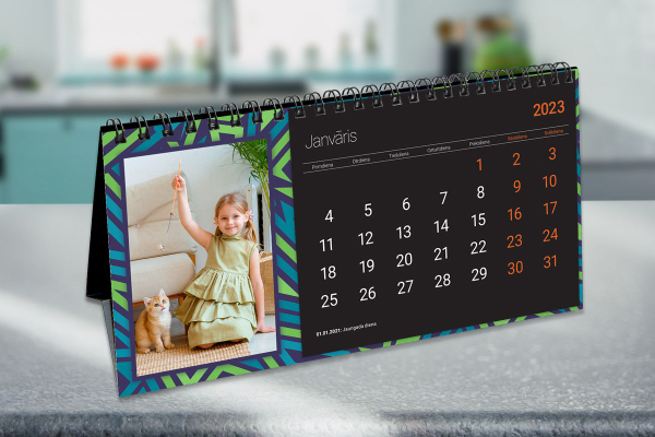 Desk calendar · 21 × 11 cm
