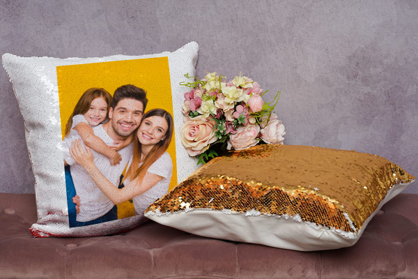Reversible sequin photo cushion