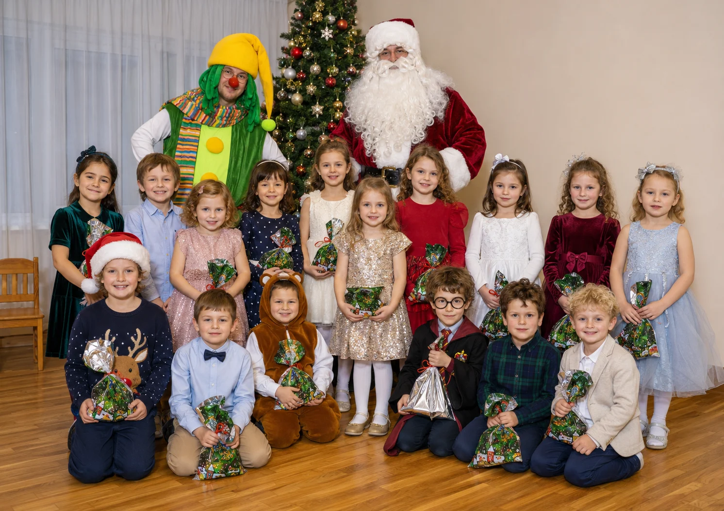 Kindergarten group photograph 3