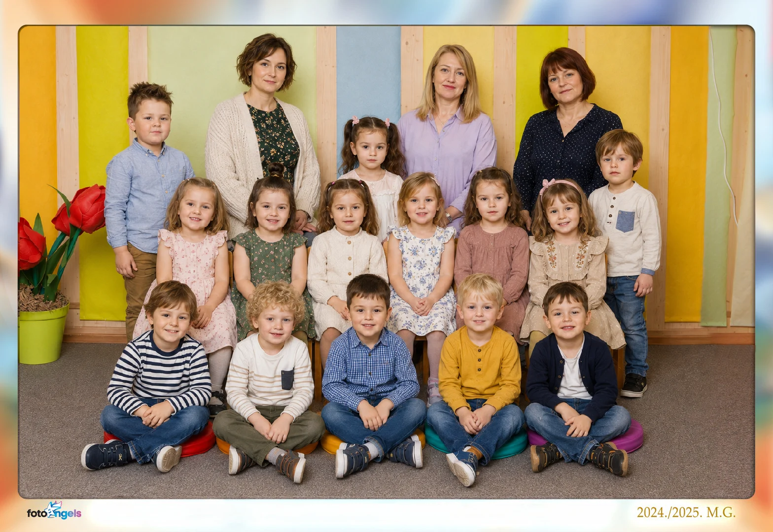 Kindergarten group photograph 4